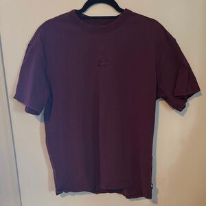 Nike Men's Burgundy Short Sleeve Tee